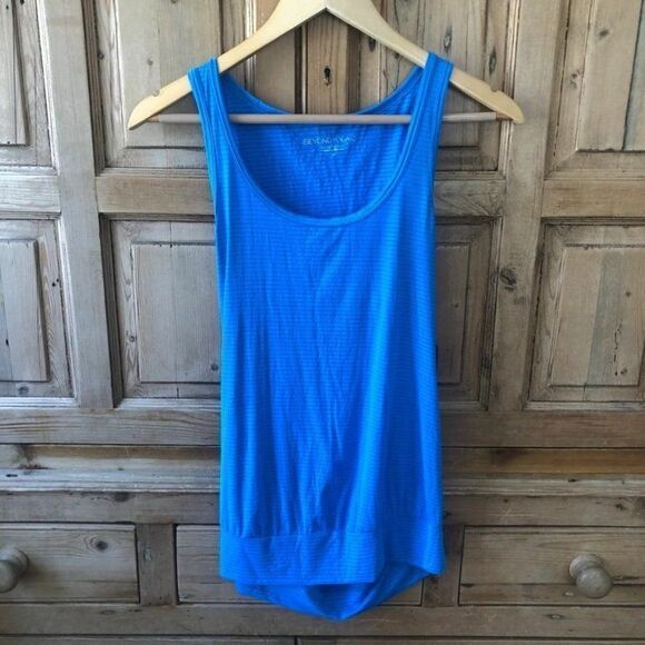 Beyond Yoga Women's SizeXS Striped Blue Tank Top Active Athletic Cut Out‎ Back - Picture 1 of 6